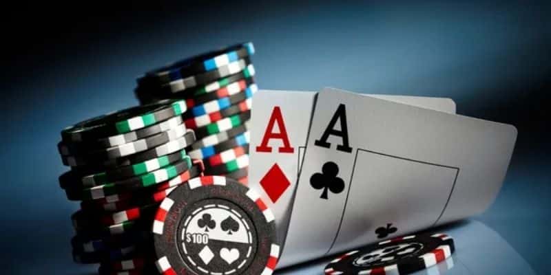 Poker game bài trí tuệ